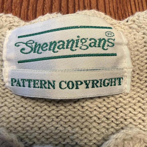 Vintage beautiful floral embroidered sweater by Shenanigans - Picture 4 of 5